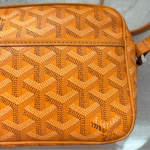 AUTHENTIC GOYARD CAP VERT YELLOW CROSSBODY BAG - Picture 3 of 16